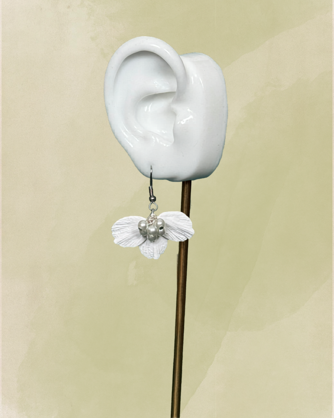 Pearl Center Dangle Earrings