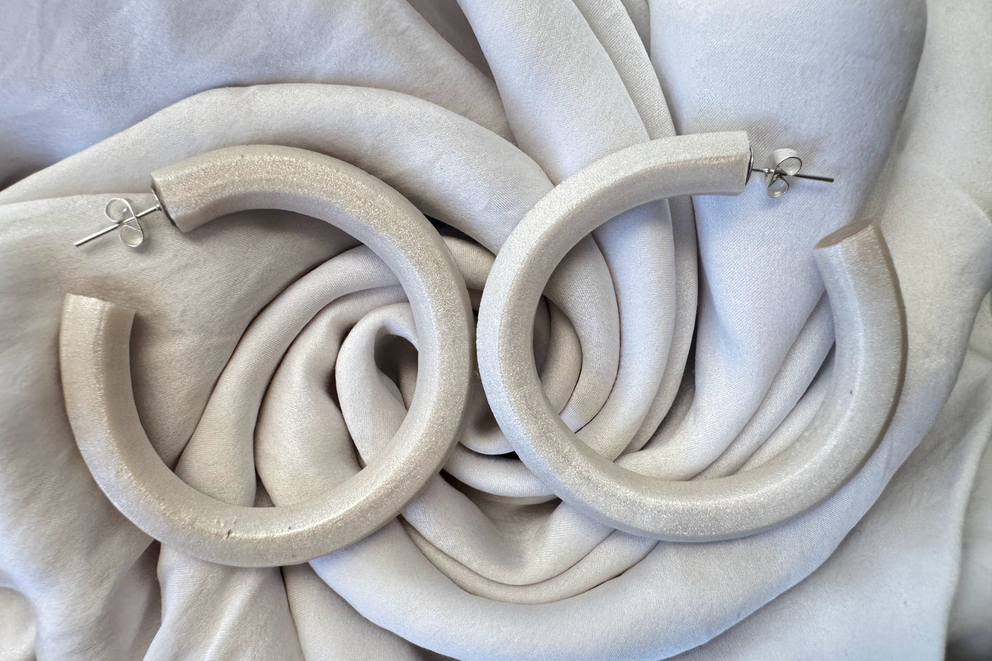 Pearl Glitter Hoop Earrings