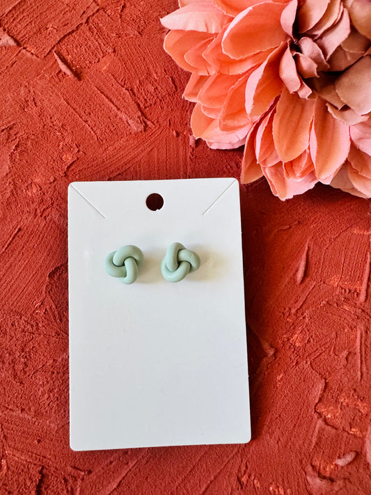 Knotted Studs